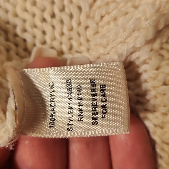 Buckle Cream cardigan - Picture 6 of 7